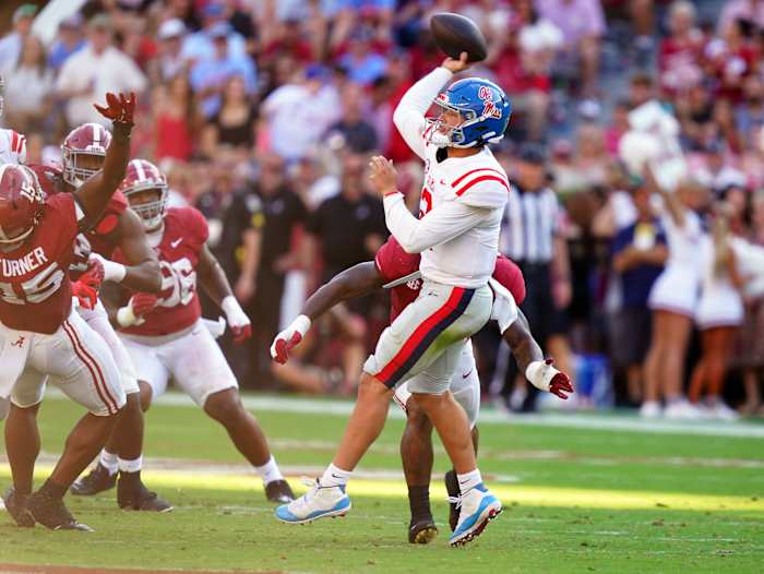 Jaxson Dart and the Ole Miss offense did not take advantage of opportunities presented by their defense on Saturday.
